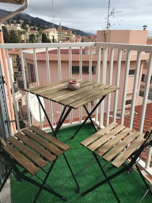 Lumineux Studio Sous Les Toits De Menton Kültér fotó